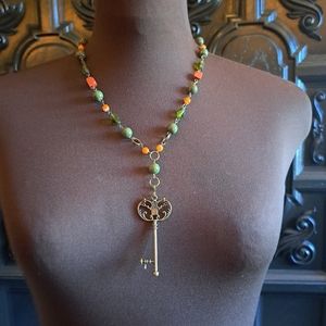 ⭐️4 for 15$ glass beaded key necklace